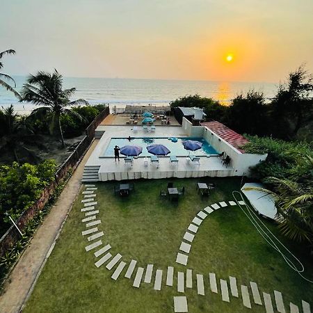 Kay'S By The Sea Hotel Ajgaon Bagian luar foto