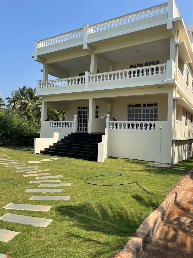 Kay'S By The Sea Hotel Ajgaon Bagian luar foto
