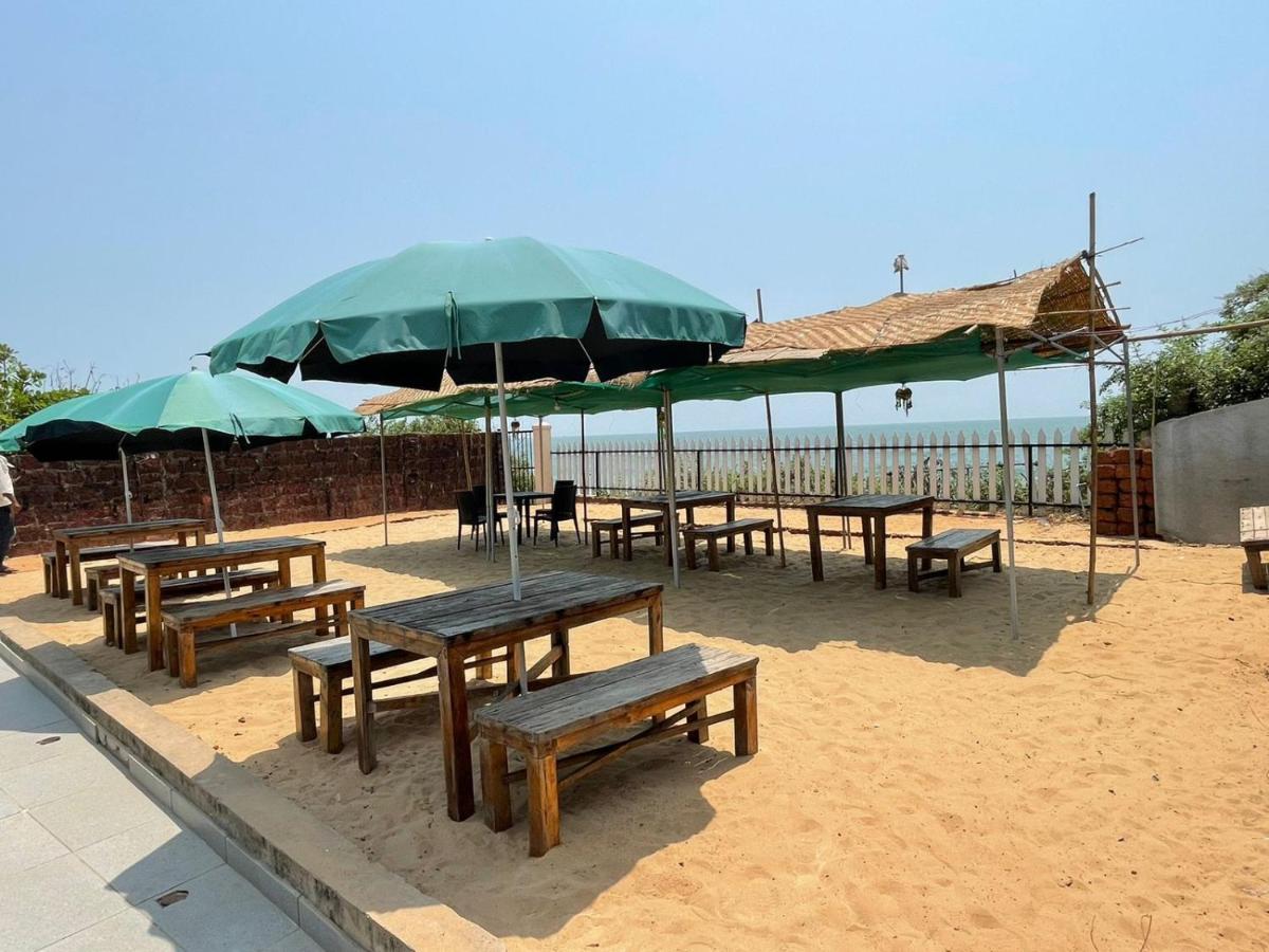 Kay'S By The Sea Hotel Ajgaon Bagian luar foto