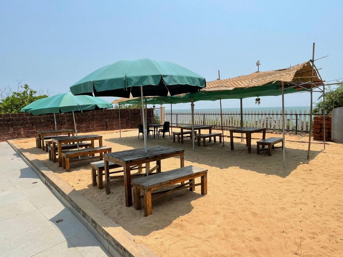Kay'S By The Sea Hotel Ajgaon Bagian luar foto