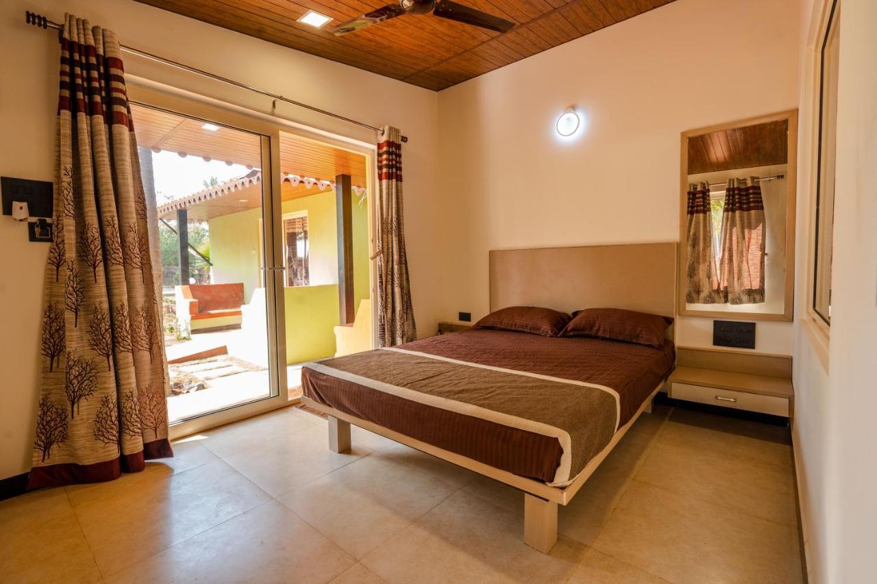 Kay'S By The Sea Hotel Ajgaon Bagian luar foto