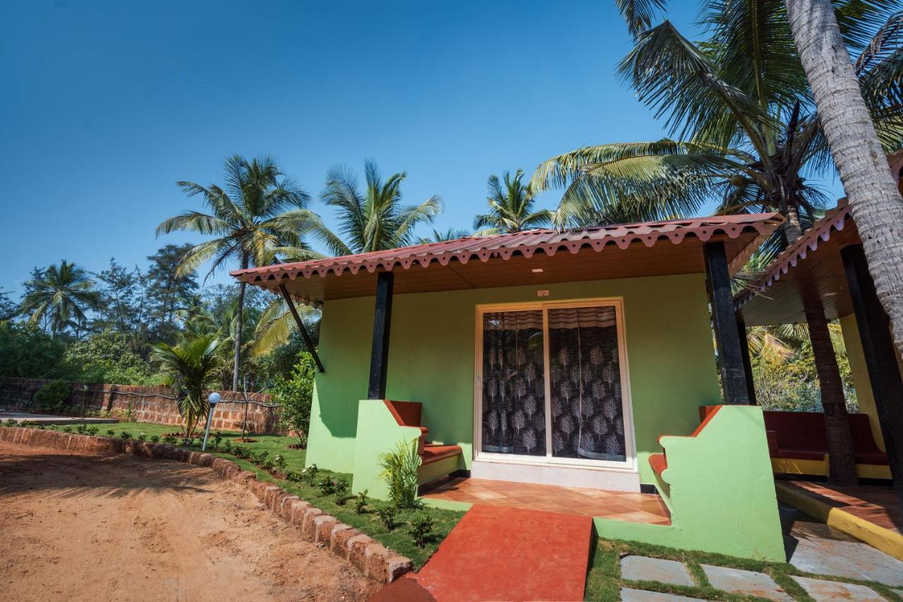Kay'S By The Sea Hotel Ajgaon Bagian luar foto